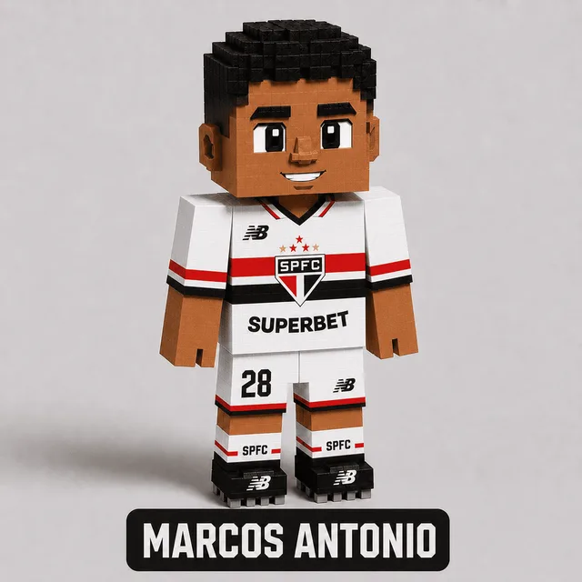 Boneco de papercraft do jogador Marcos Antônio